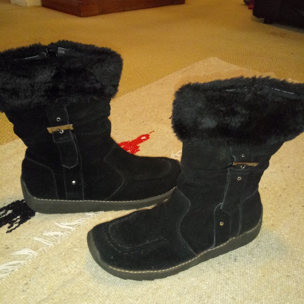 Boots - Picture 2 of 4